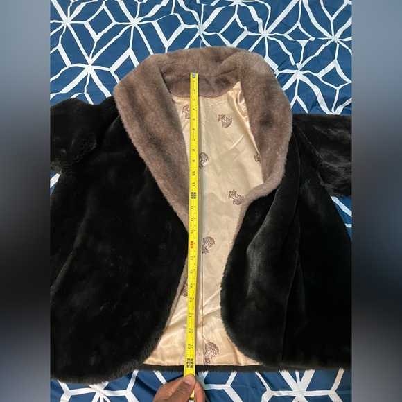 Borgana Faux Fur Brown Vintage Stole Short Coat Jacket w/pockets Size Large - Picture 8 of 9